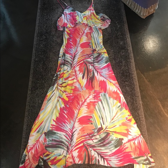 Dresses & Skirts - Flower 🌺 maxi dress